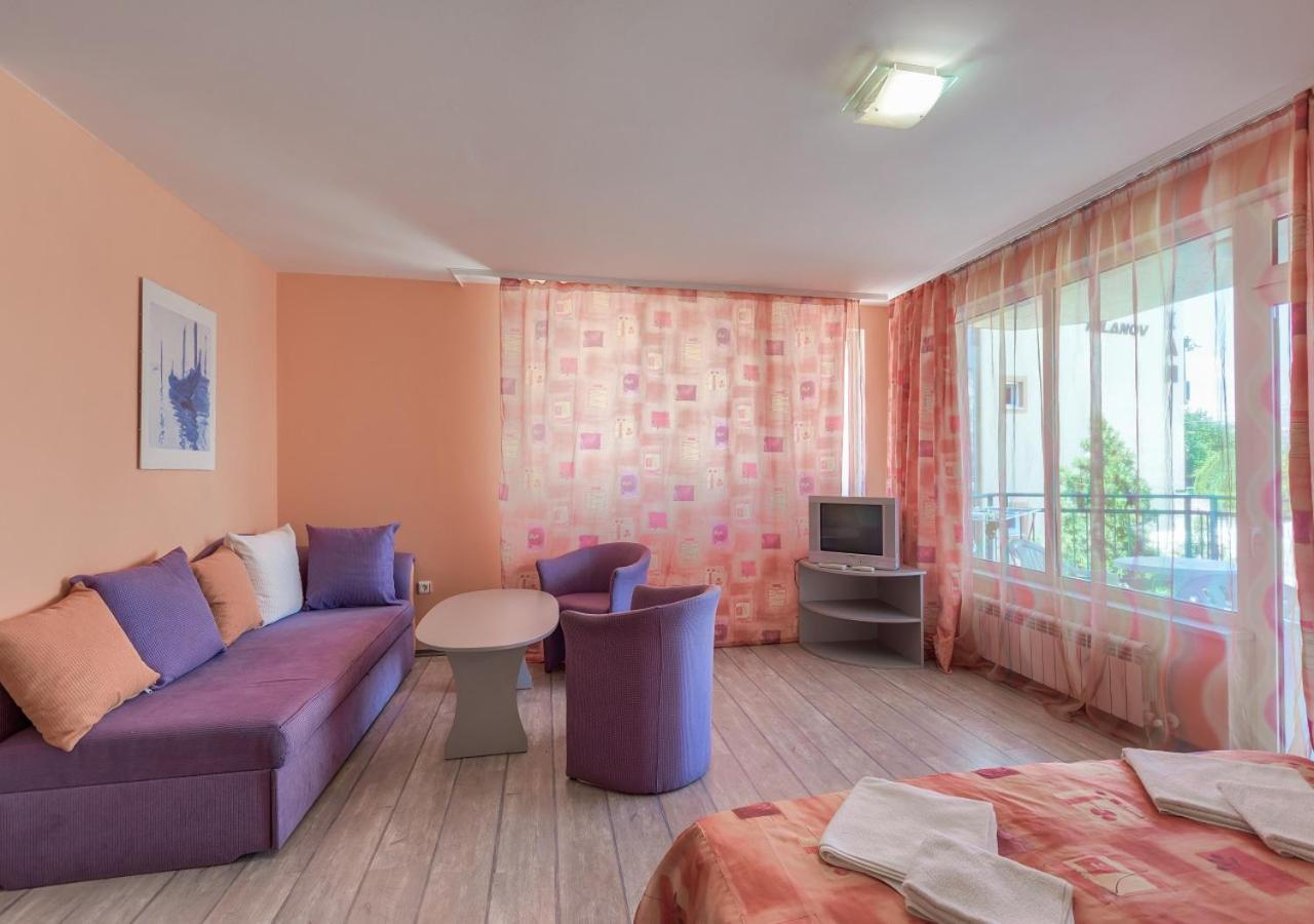 Hotel Fantastiko Ravda Esterno foto