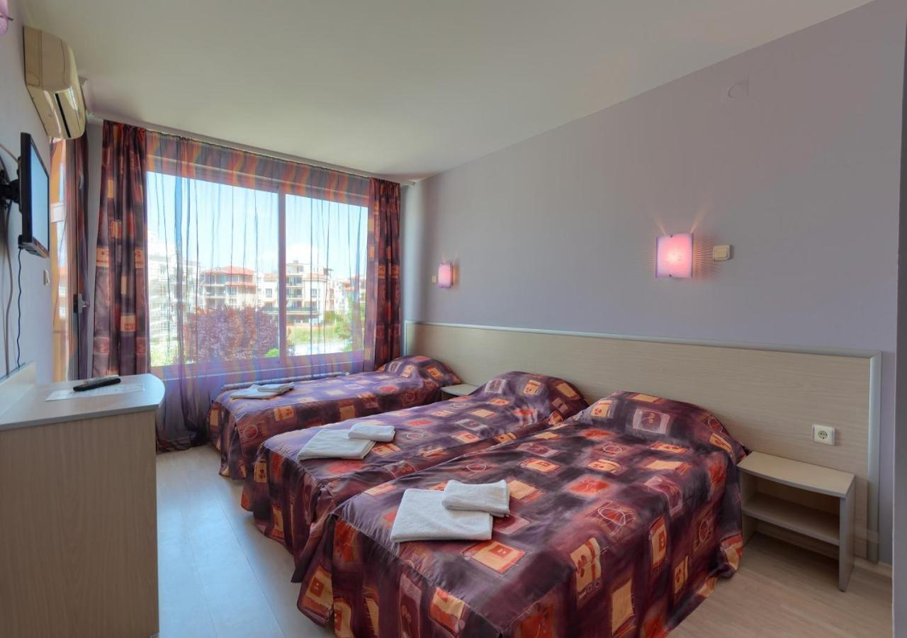 Hotel Fantastiko Ravda Esterno foto