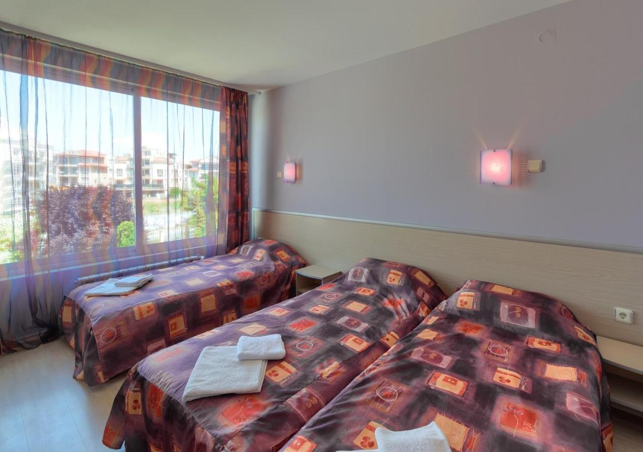 Hotel Fantastiko Ravda Esterno foto